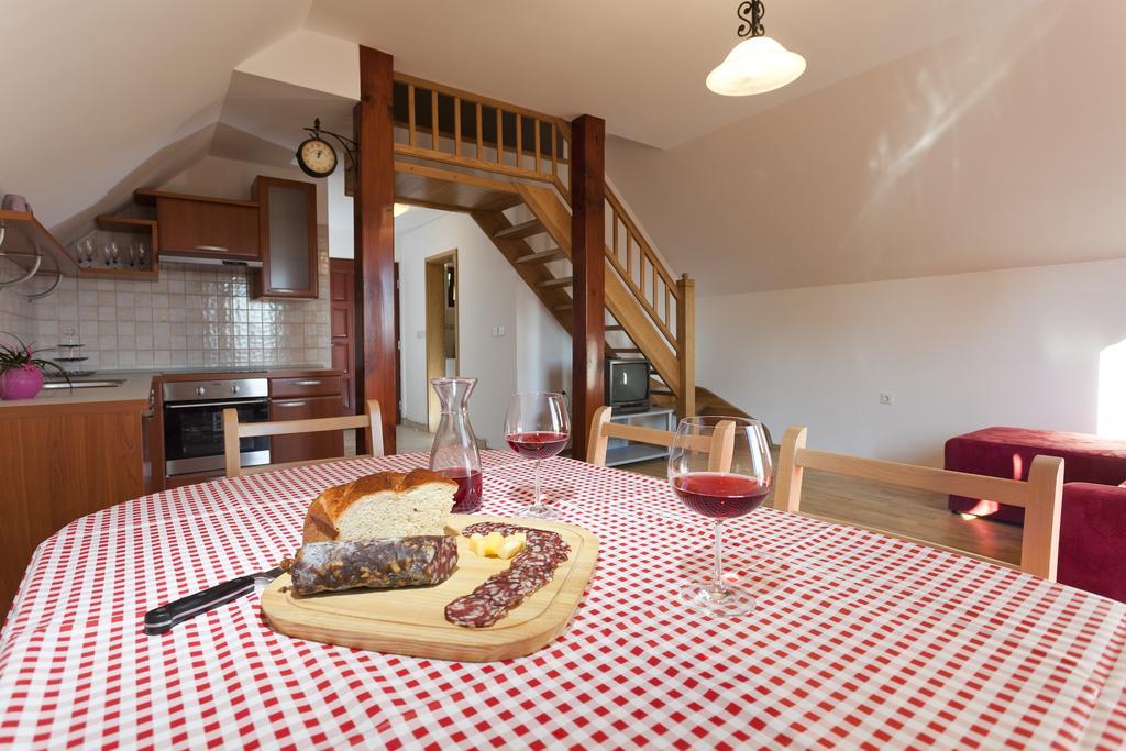 Vineyard Cottage Lustek Novo Mesto Bilik gambar